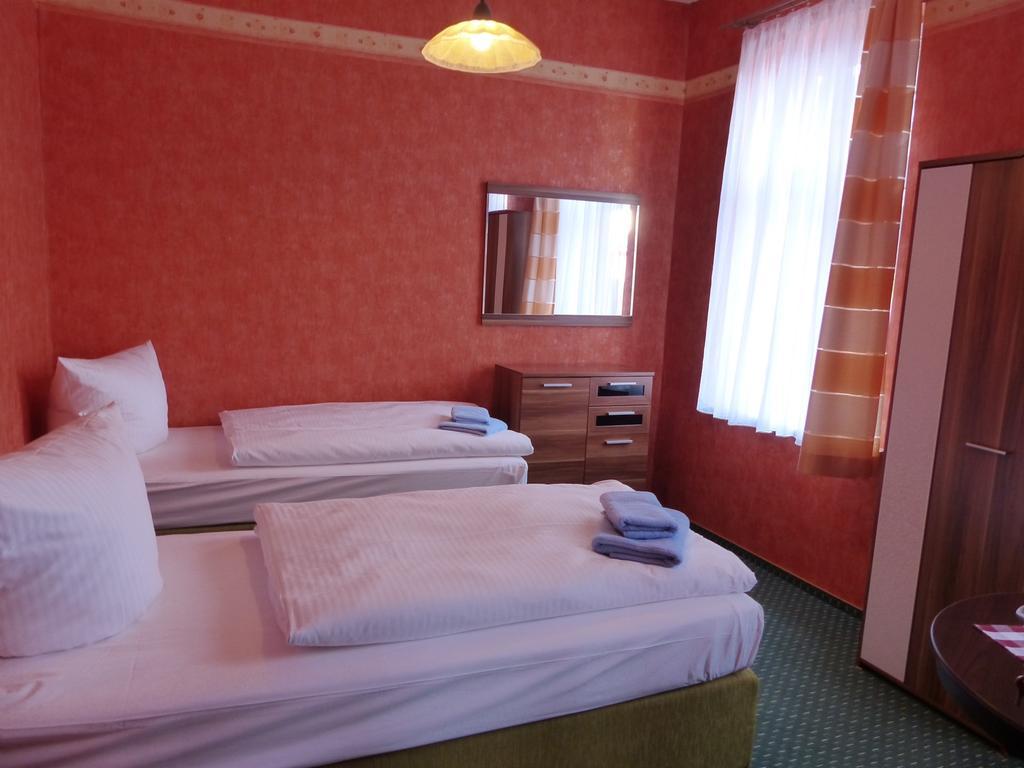 Hotel Friedchen mit eigener Fleischerei Artern Zimmer foto