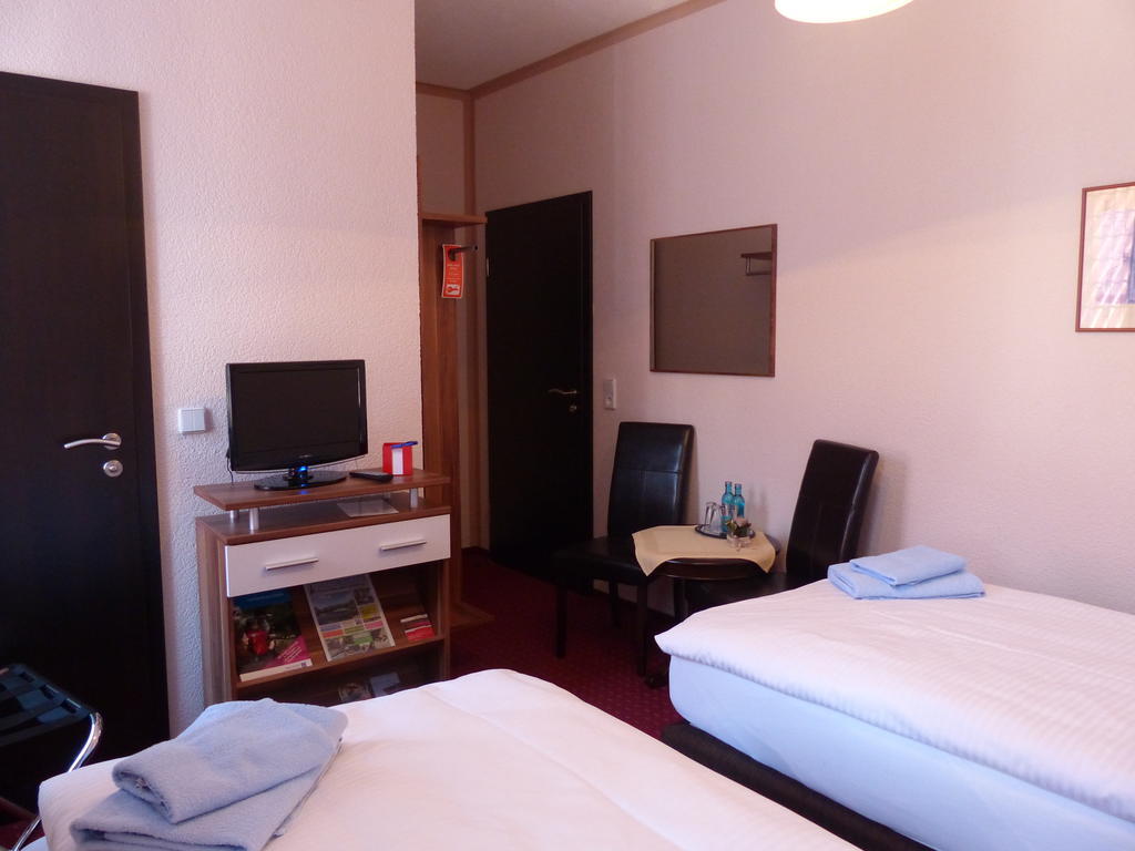 Hotel Friedchen mit eigener Fleischerei Artern Zimmer foto