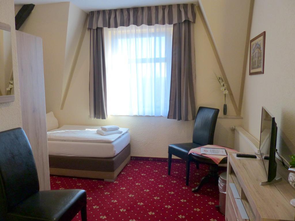 Hotel Friedchen mit eigener Fleischerei Artern Exterior foto
