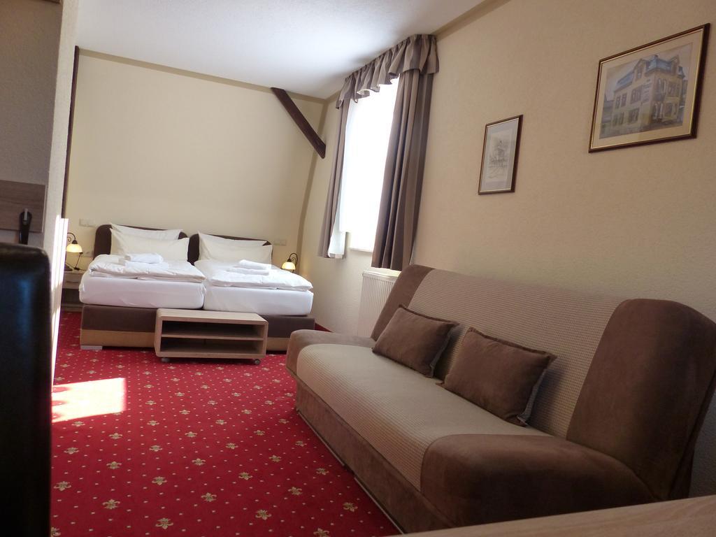 Hotel Friedchen mit eigener Fleischerei Artern Exterior foto