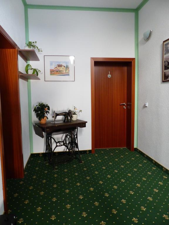 Hotel Friedchen mit eigener Fleischerei Artern Exterior foto